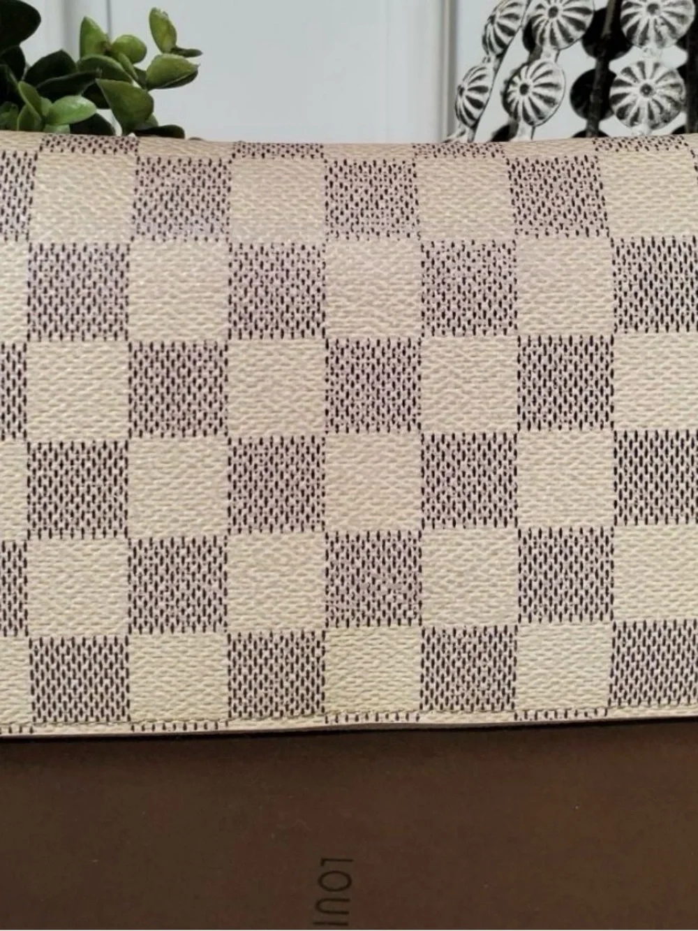 Louis Vuitton Damier Azur Zip-Around Wallet - Cream & Light Gray